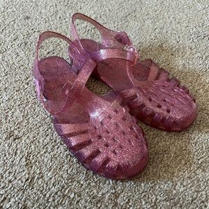 Wet seal jelly sandals